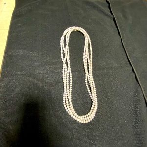 BEAUTIFUL FAUX PEARL NECKLACE